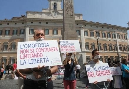 SUICIDIO 14ENNE La Legge Sull Omofobia Non Gli Avrebbe Salvato La Vita