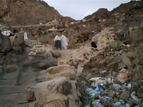 Mecca Saudi Arabia April Pilgrims Heading For Hira Cave On