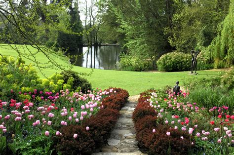 A Group Tour Of The Gardens Of Kent East Sussex