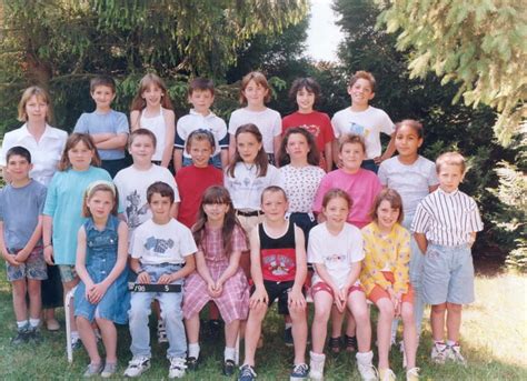 Photo De Classe CE2 De 1997 Ecole Primaire Chierry Copains D Avant