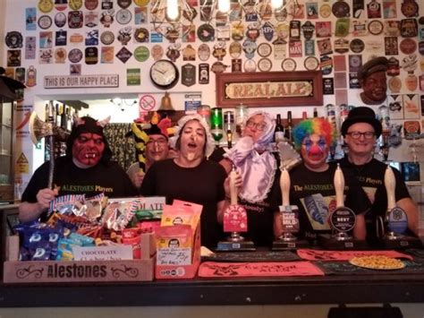 Tardebigge Pub Celebrates Coronation With Punch And Judy Show The