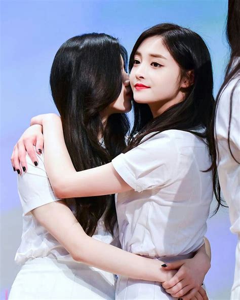 Pristin Xiyeon And Kyulkyung Kpop Girl Groups Kpop Girls Park Si Yeon