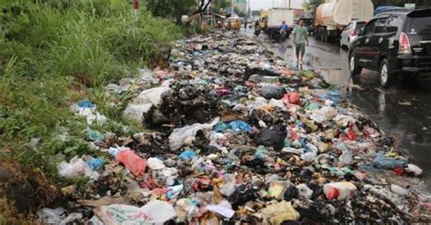 Sampah Berserakan Di Pinggir Jalan Asmara Medan Diro Marpaung Di