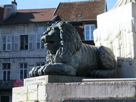 Une nouvelle édition dun livre sur les fontaines lavoirs de Franche