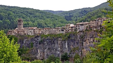 Mail2Day: Castellfollit de la Roca - A Beautiful Mountain Village in ...