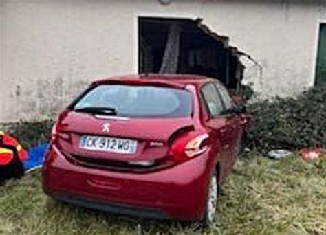 Bellenod Sur Seine Une Octog Naire D C De En Percutant Une Maison