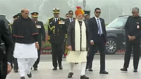 Republic Day 2023 Pm Modi Wears A Multicolour Rajasthani Turban For