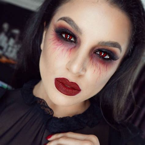 Ridiculously Pretty Makeup Looks To Try This Halloween Creepy