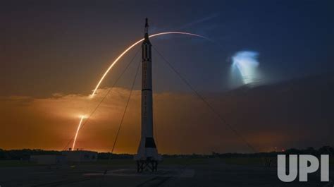 Photo Spacex Launches Starlink Satellites From The Kennedy Space