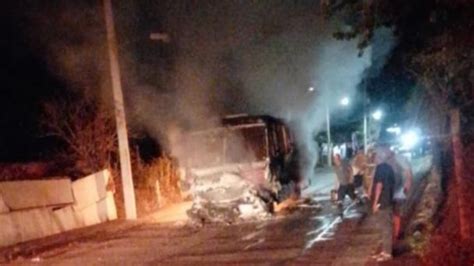 Hombres Armados Incendian Cami N De Transporte En Temixco Morelos