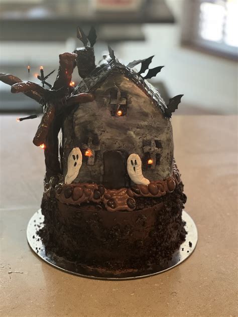 Haunted House Cake From Ohana Cakes By Lenze Shannon Flickr