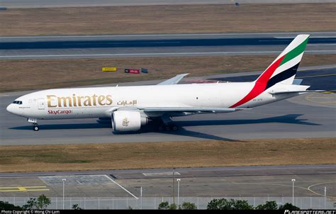 A Efk Emirates Boeing F H Photo By Wong Chi Lam Id