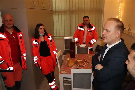 FOTO Gradonačelnik Mišel Jakšić na Staru godinu obišao dežurne službe