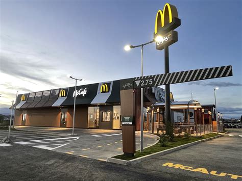 McDonalds Abre Su Primer Restaurante De La Pobla De Vallbona El Que