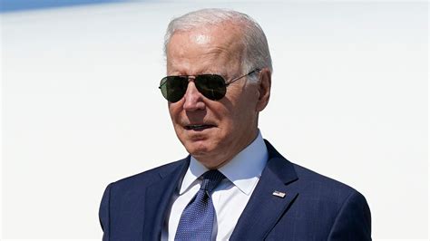 Enthusiasm For Biden Remains Scarce 63 Of Americans Disapprove Of His Handling Of Economy