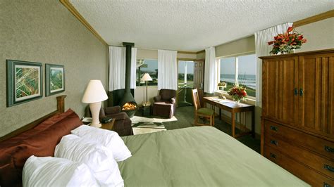 Cavalier Oceanfront Resort in San Simeon - Trip Canvas