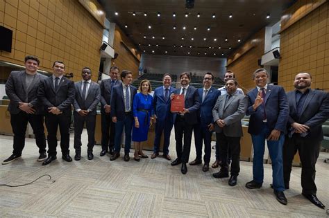 Assembleia dá início aos trabalhos leitura da mensagem do