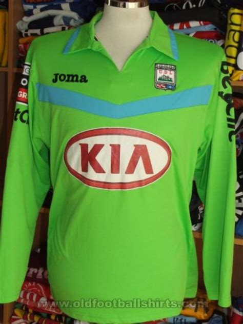 Ud Leiria 2010 11 Gk Kit