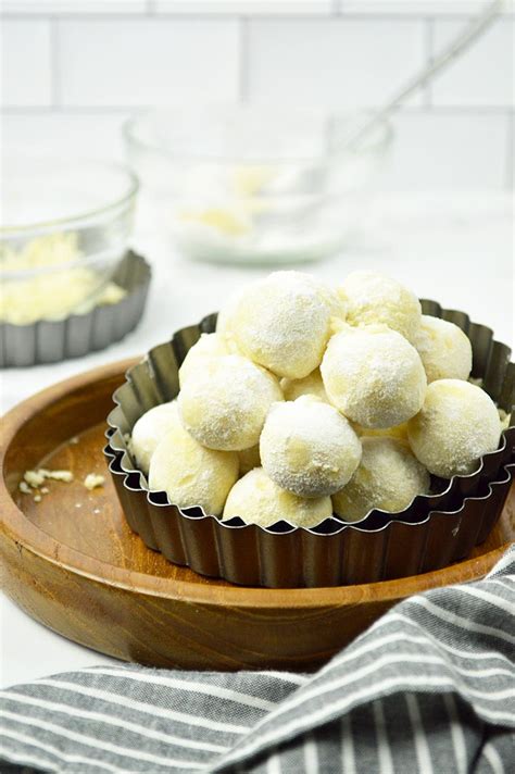 Klepon Pandan Glutinous Rice Balls With Palm Sugar Filling Jaja Bakes