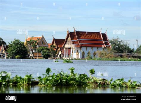 Bangkok Flood Temple Hi Res Stock Photography And Images Alamy