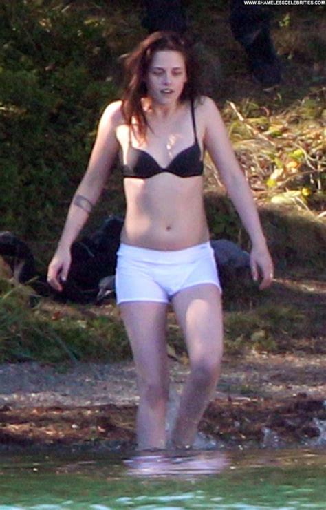 Kristen Stewart High Resolution Celebrity Babe Switzerland Posing Hot