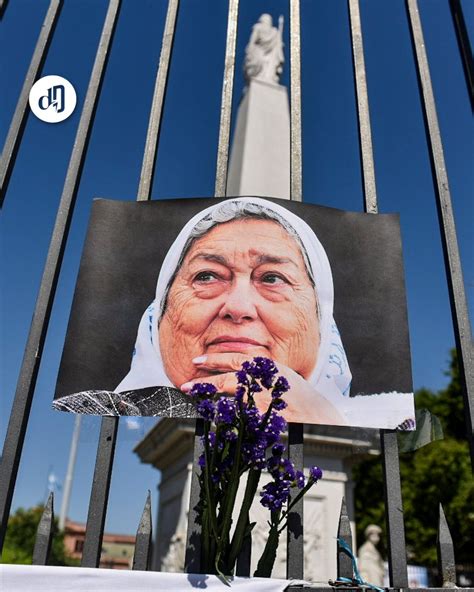 El Destape On Twitter Las Madres De Plaza De Mayo Homenajearon A Hebe