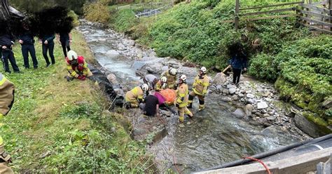 Feuerwehren Retten Pferd Aus Bach In Ramingstein SALZBURG24