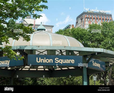 Subway Station Entrance 14th Street Union Square NYC Stock Photo Alamy