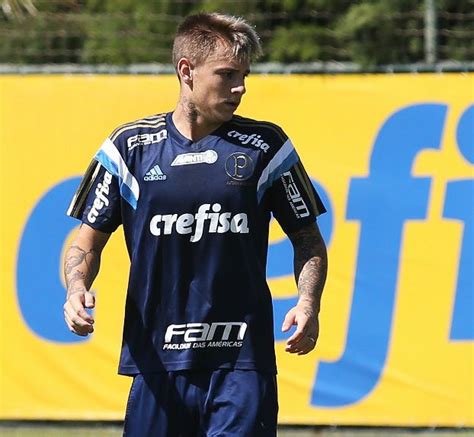 Reforço Do Palmeiras Assina Por Cinco Anos E Já Faz Seu Primeiro Treino