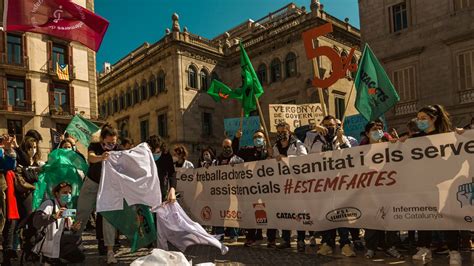 Los Sindicatos Catalanes Convocan A Los Sanitarios A Hacer Huelga El 25