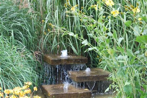 Ideen mit Wasser Wasserspiele Fontänen Kugeln Plants Garden