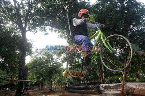 FOTO Manfaatkan Libur Panjang Warga Berwisata Alam Di Kebon Forsa