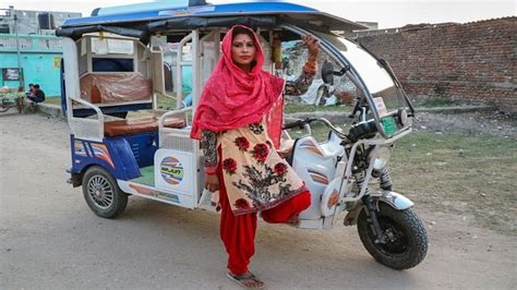 Jammu Kashmir First Female E Rickshaw Driver Seema Devi Life Story In