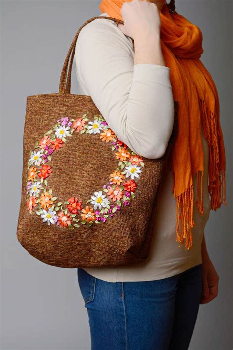 Bolso De Tela Bordado A Mano Corona Buy Handmade Goods At