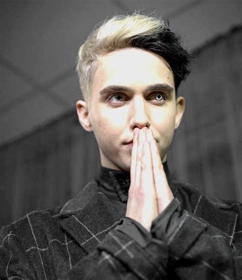 pin  llinanell  melovin singer celebrities actors actresses