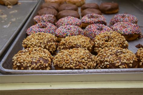 Red's Donuts in Monterey Reopens | Old Monterey