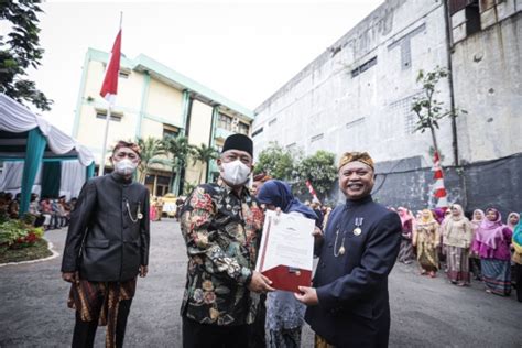 Pemkot Bandung Serahkan Sertifikat Tanah Rumah Ibadah PRIANGANPOS