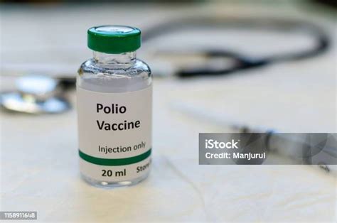 Botol Vaksin Virus Poliomielitis Foto Stok Unduh Gambar Sekarang Poliomielitis Vaksin Polio