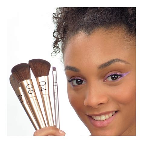 Classic Foundation Brush 01