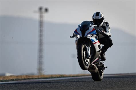 Vídeo Así Se Fabrica La Bmw S 1000 Rr 2019 Una De Las Motos Más Poderosas De La Compañía