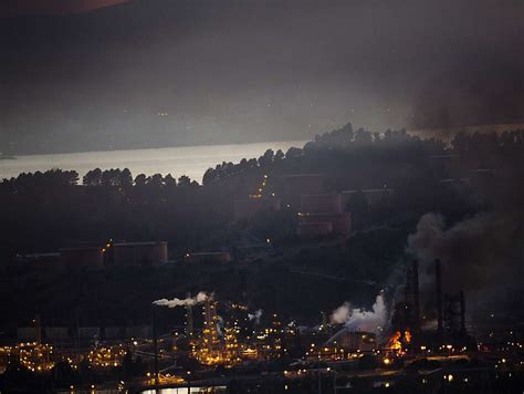 Fire At Chevron Refinery In Richmond