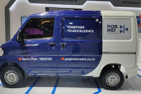 Foto Pt Pos Indonesia Bakal Pakai Mobil Listrik L Untuk Operasional