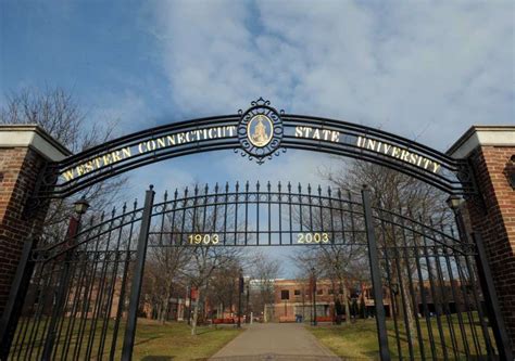 Image Result For Gates Of College Campuses College Campus Big Ben Gate