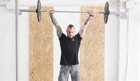 Hang Snatch Learn The Benefits Mistakes To Avoid And Similar Exercises