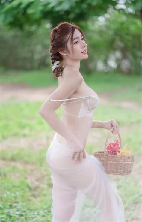 199 ảnh gái xinh vú to mặc bikini khoe đường cong tuyệt mỹ