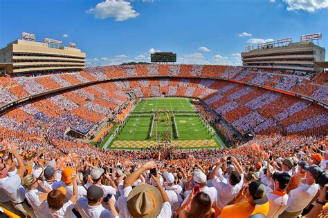 The 10 best entrances in college football | For The Win