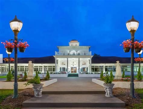 20 Most Romantic Hotels in Wisconsin - Paulina on the road