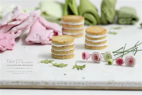 Petit D Licious Gorgeous Naked Floral Cake