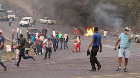 Protestan Con Bloqueos Carreteros En El Sur De Jalisco Por Operativos