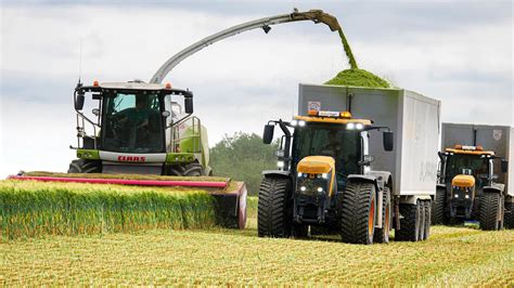 Deux Bennes Xxl De M Ensilage In France Youtube